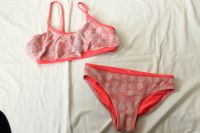 C&A Bikini 134/140 neon-pink Häkel Spitze rosa Bade-anzug Schwimm Neuhausen-Nymphenburg - Neuhausen Vorschau