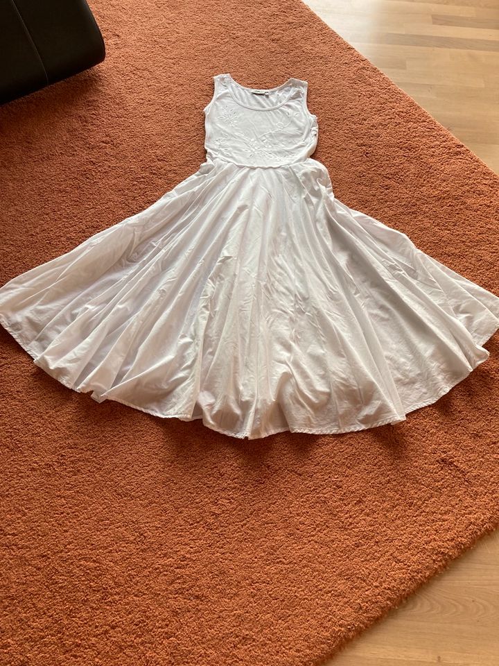 Wunderschönes Kleid aus 100 % Baumwolle in Köln