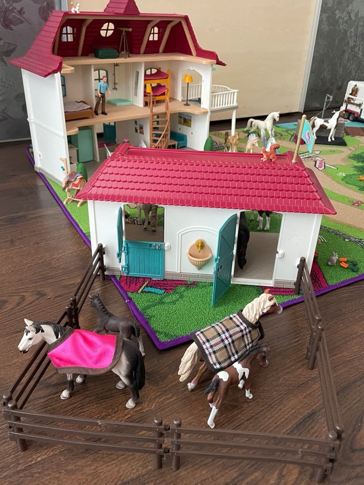 XXL Schleich Paket TOP ❤️ 22 Pferde Stall Haus Horse Club ❤️ in Erkelenz