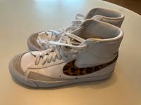 Nike Blazer mit Leo Optik, Größe 39 Bayern - Stiefenhofen Vorschau