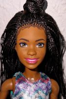 Barbie Puppe Mattel 2020 dunkelhäutig mit Licht und Sound Niedersachsen - Algermissen Vorschau