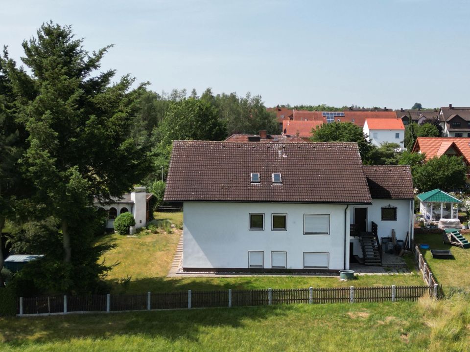 Sonniges Wohnhaus mit Doppelgarage + Gartenlounge in Köditz