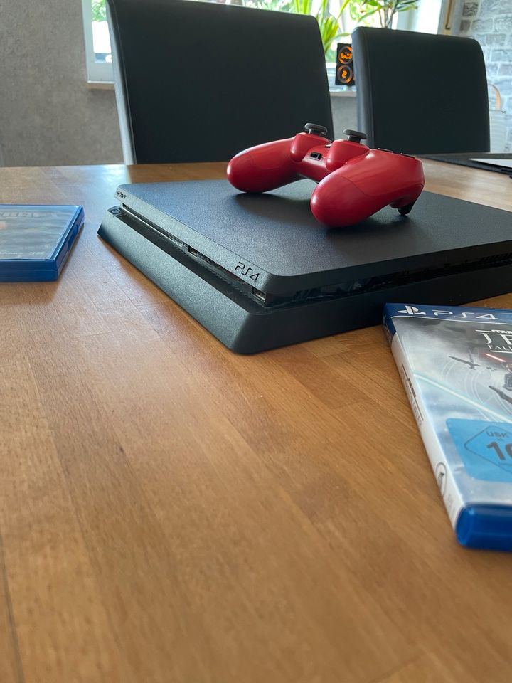 PS4 Slim 500gb + ein Controller und 2 Spiele in Hamm