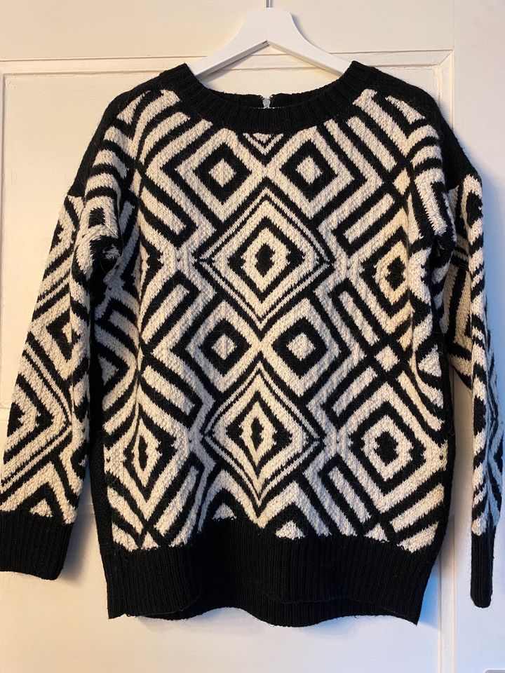 Mango Casual Strick Pullover Pulli Muster Größe L schwarz weiß in Oberhausen