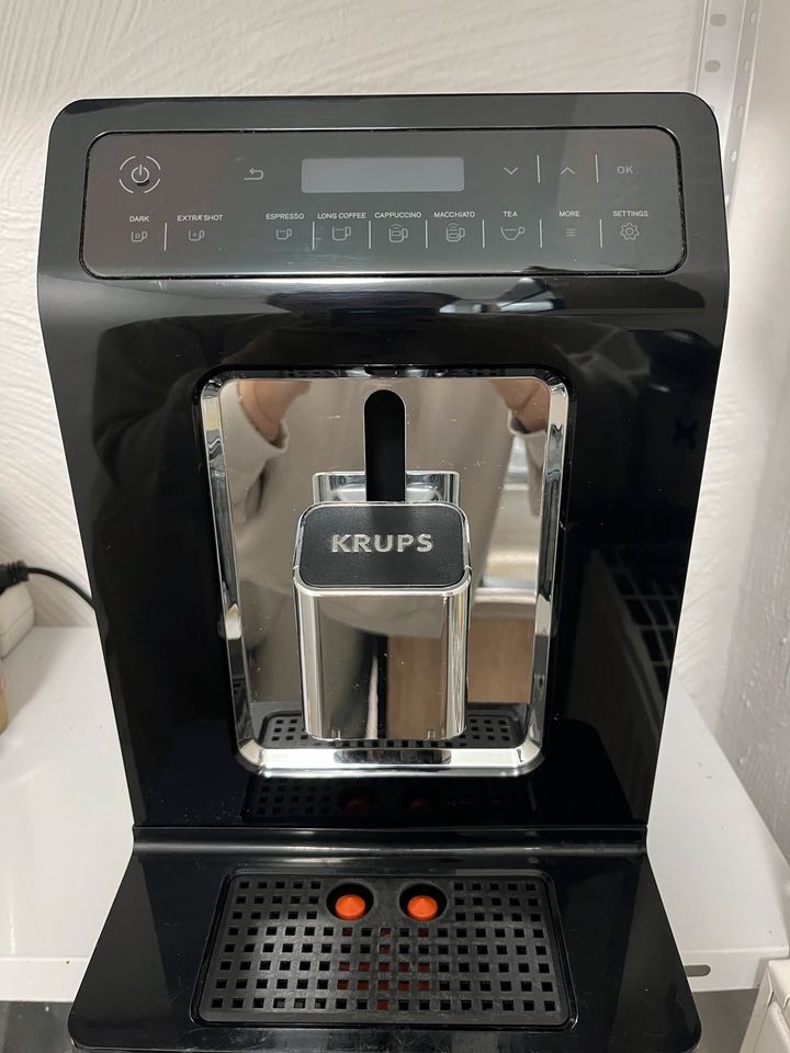 Kaffemaschine / Kaffeevollautomat / Krups Vollautomat in Linnich