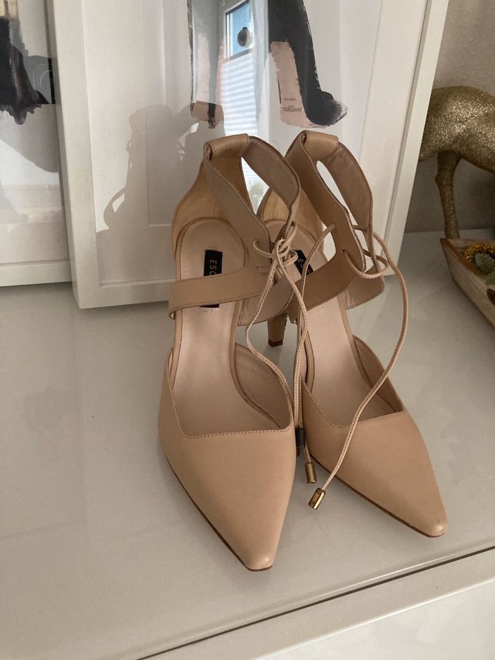 Escada Pumps 37 NP.640€ in München