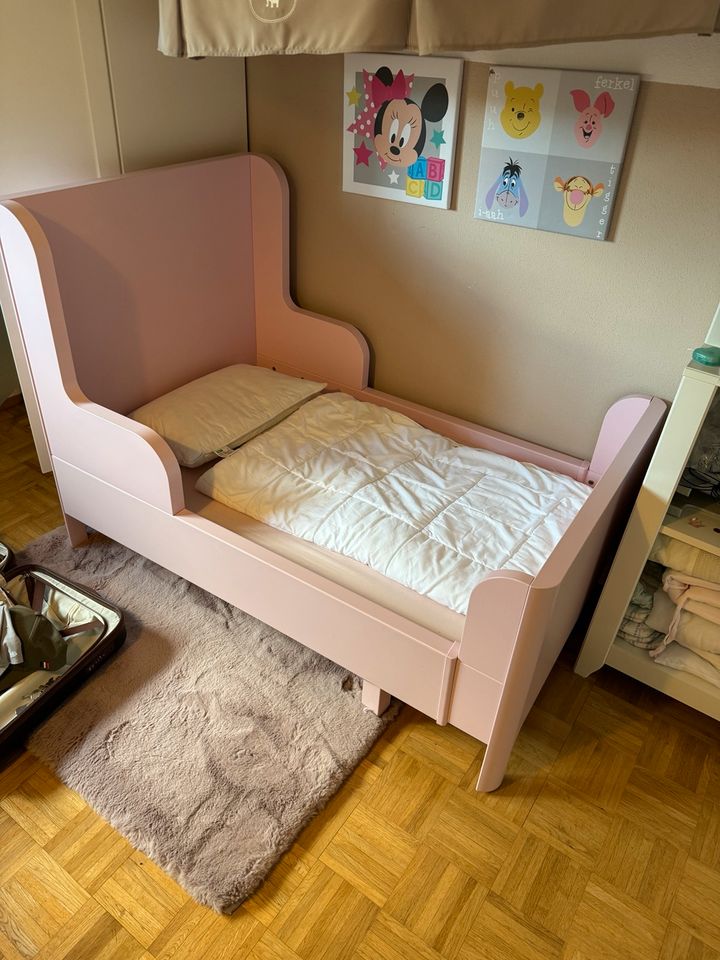 Kinderbett mitwachsend IKEA Busunge mit Vimsig Matratze in München