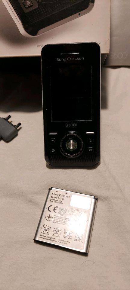 Sony Ericson S500i mit viel Zubehör in Silbitz