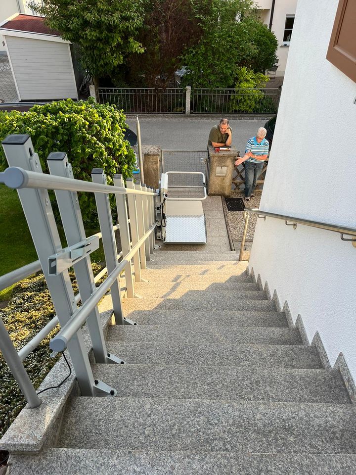 Rollstuhllift/ Plattformlift für gerade Treppen in Unterhaching