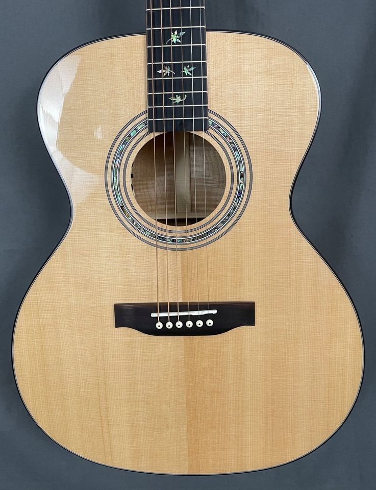 YOU´S GUITARS L140E WESTERNGITARRE, NEU in Duisburg