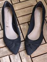 Tamaris Pumps schwarz Veloursleder Gr 40 NEU Nürnberg (Mittelfr) - Oststadt Vorschau
