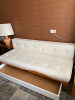 Gut erhaltenes und qualitatives Schlaf Sofa Couch Holz Wandsbek - Hamburg Rahlstedt Vorschau