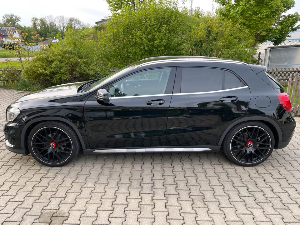 Mercedes GLA 200d AMG Optik in Senden