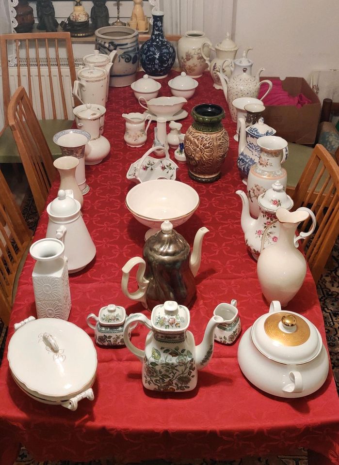 Große Porzellansammlung Vasen und Mehr. 40 Stück in Essen
