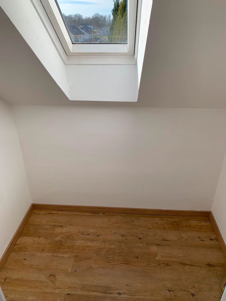 Sonnige 2,5-Zimmer-Wohnung in Siekholz (frisch renoviert) in Schieder-Schwalenberg