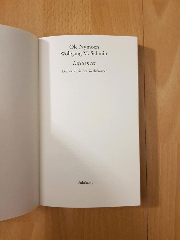 Ole Nymoen Influencer Ideologie Werbekörper Instagram Buch Bücher in Frankfurt am Main