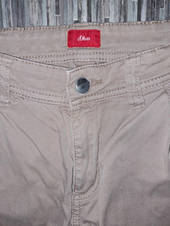 s.oliver Chino- Hose Größe 164 in Elterlein