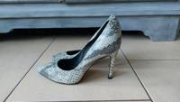 Schuhe mit Absatz schlangenleder Optik Gr 39 von Sacha grau Bochum - Bochum-Nord Vorschau