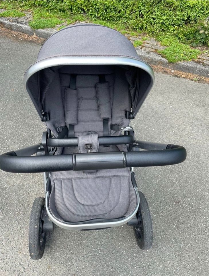 Moon Resea S Kinderwagen Anthrazit inkl. Zubehör in Wuppertal