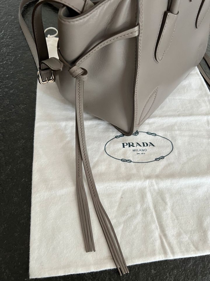 Original PRADA Shopping City bag Argilla in Übersee