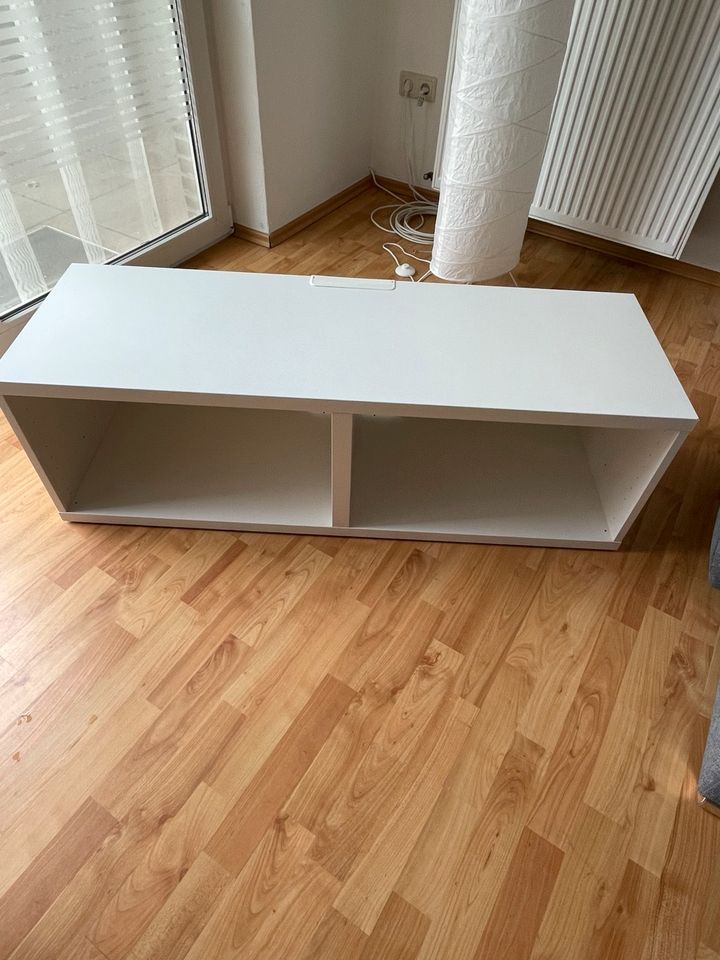 weißes Ikea Lowboard in Steinfeld