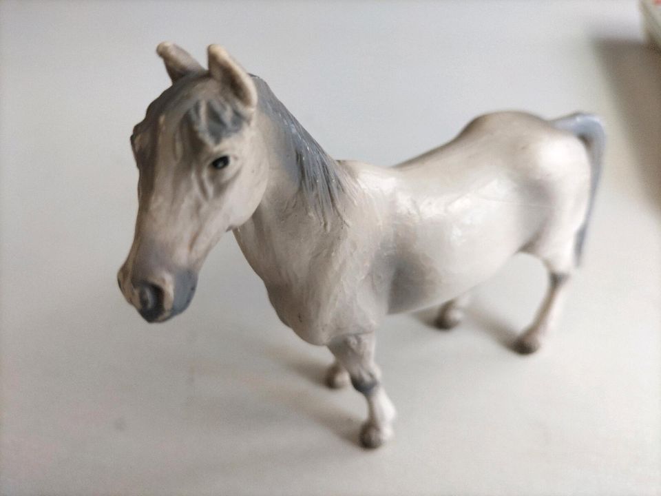 Schleich Pferd alt 13210-1 groß weiß in Wardenburg