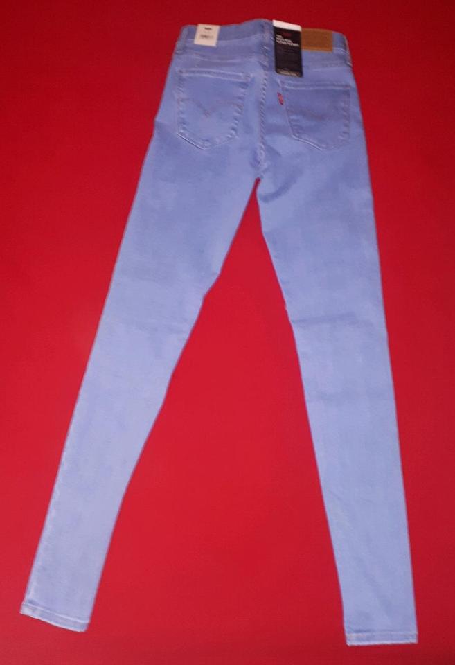 Neu ovp Levi's 720 High Rise Super Skinny Jeans 24/30 blau in Villmar