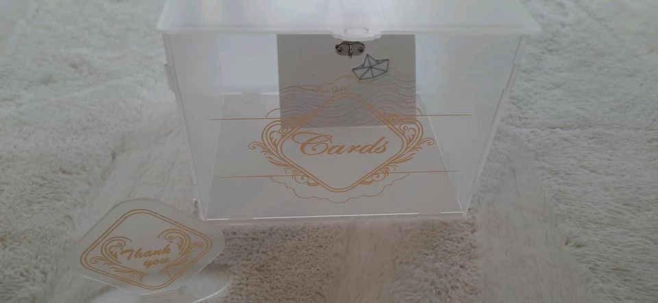 Hochzeitskartenbox Acryl mit Schloss und Thank you Schild in Fellbach