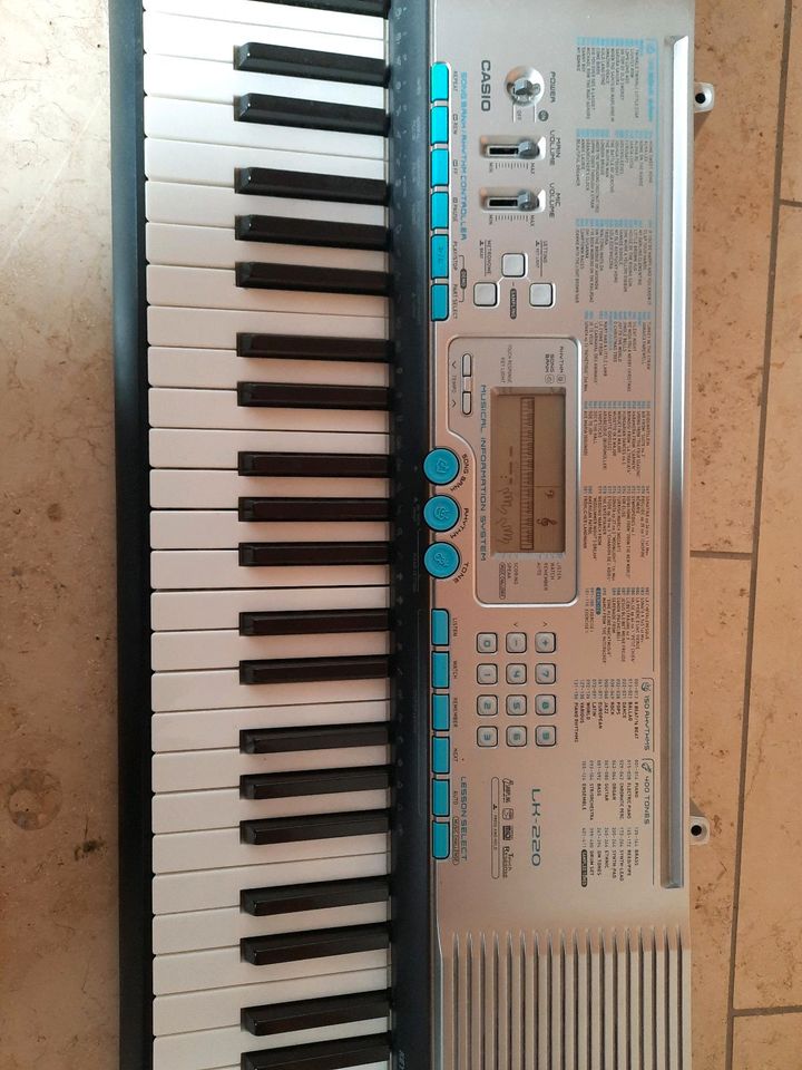 Keyboard der Marke Casio in Bad Langensalza