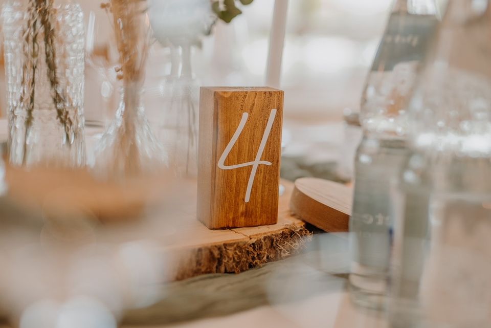 LEIHEN|Holzschild|Willkommen|Sitzplan| Hochzeit|Tischnummer in Kappelrodeck