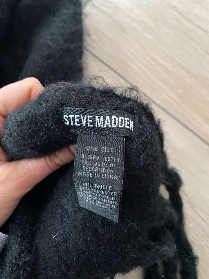 Warmer schwarzer Schal von Steve madden in Berlin