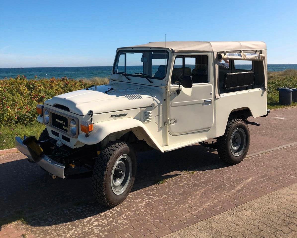 Abbildung des Autos Toyota Landcruiser BJ 43