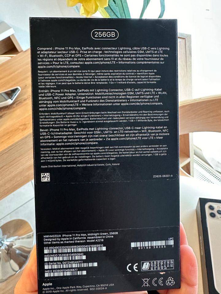 iPhone 11 Pro Max Box in Stuttgart