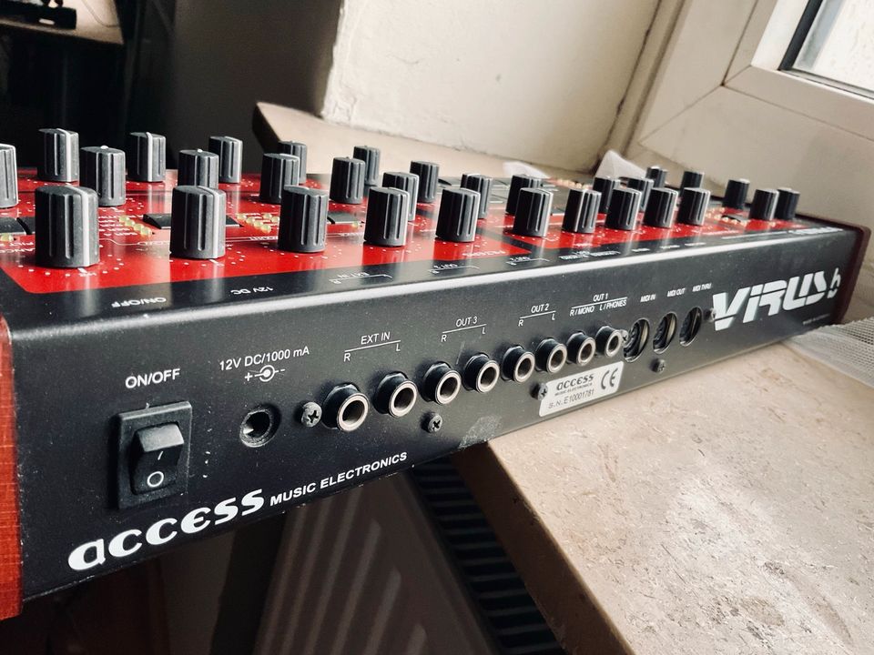 Access Virus b (virtuell analoger Synthesizer) in Bremen