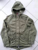 H&M Jacke Parker mit Kapuze khaki Gr.XS Niedersachsen - Hagenburg Vorschau