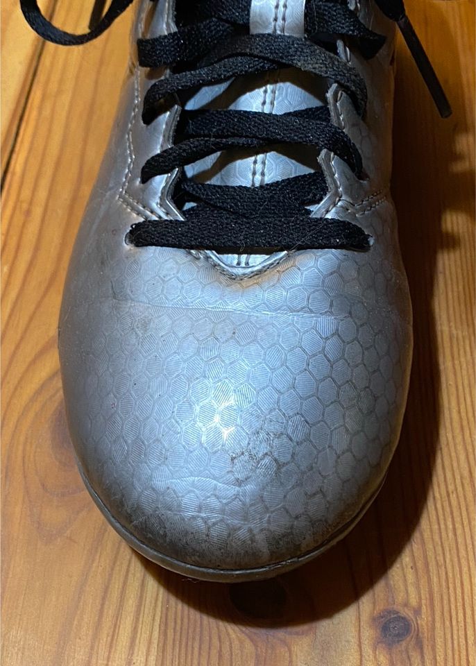 Adidas Fußballschuhe Messi Stollen Silber schwarz blau 34 in Bad Dürkheim