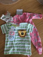 Baby Kleidung (T-Shirt, Strampler, Socken, Schnuller) Kr. München - Haar Vorschau