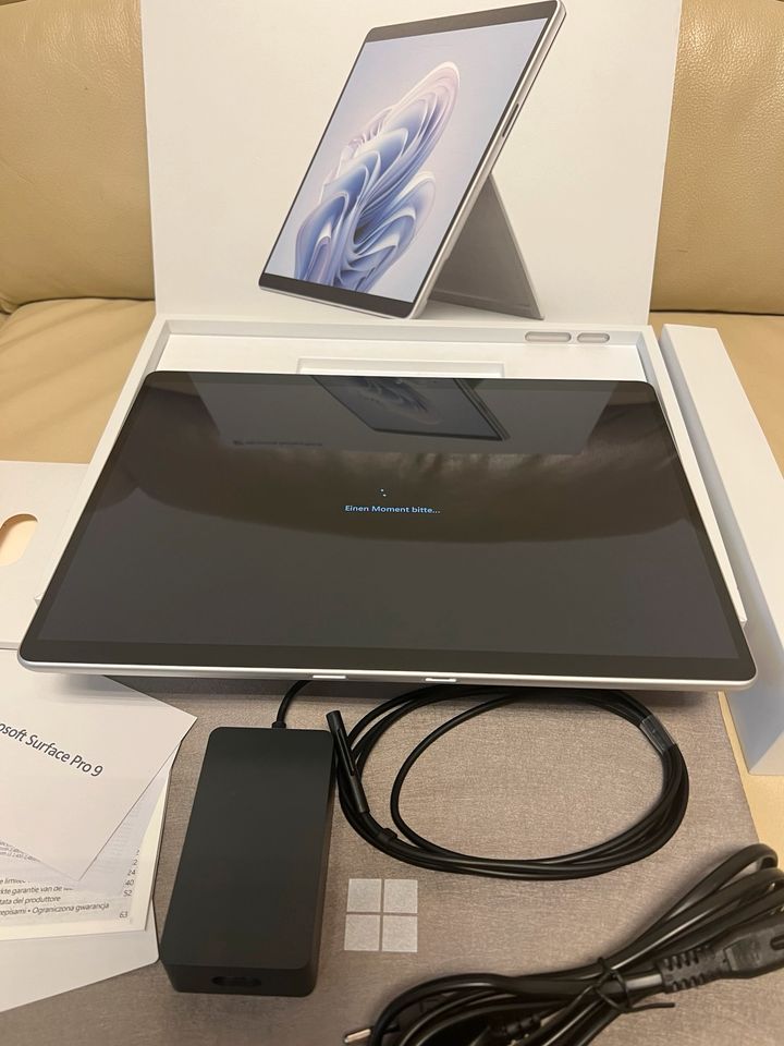 Microsoft Surface Pro 9. 12 Gen. i5-16GB-256GB. NEU. Garantie in Rostock