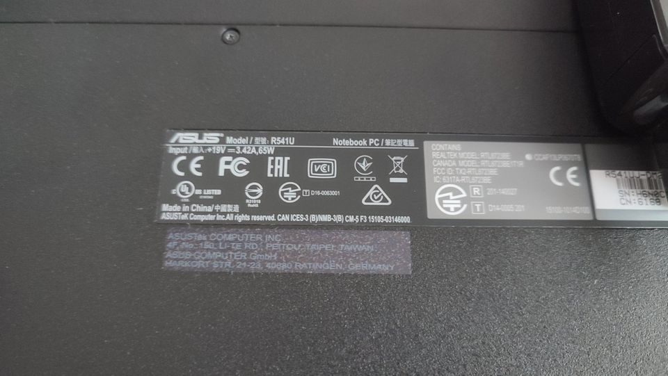 Asus VivoBook R541U Intel Core i5-7200U, 8GB, 15,6Zoll in Schorndorf