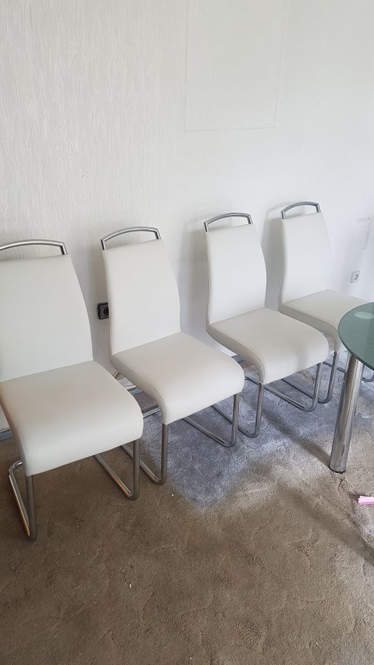 Esstisch mit 4 Stühle in Berlin