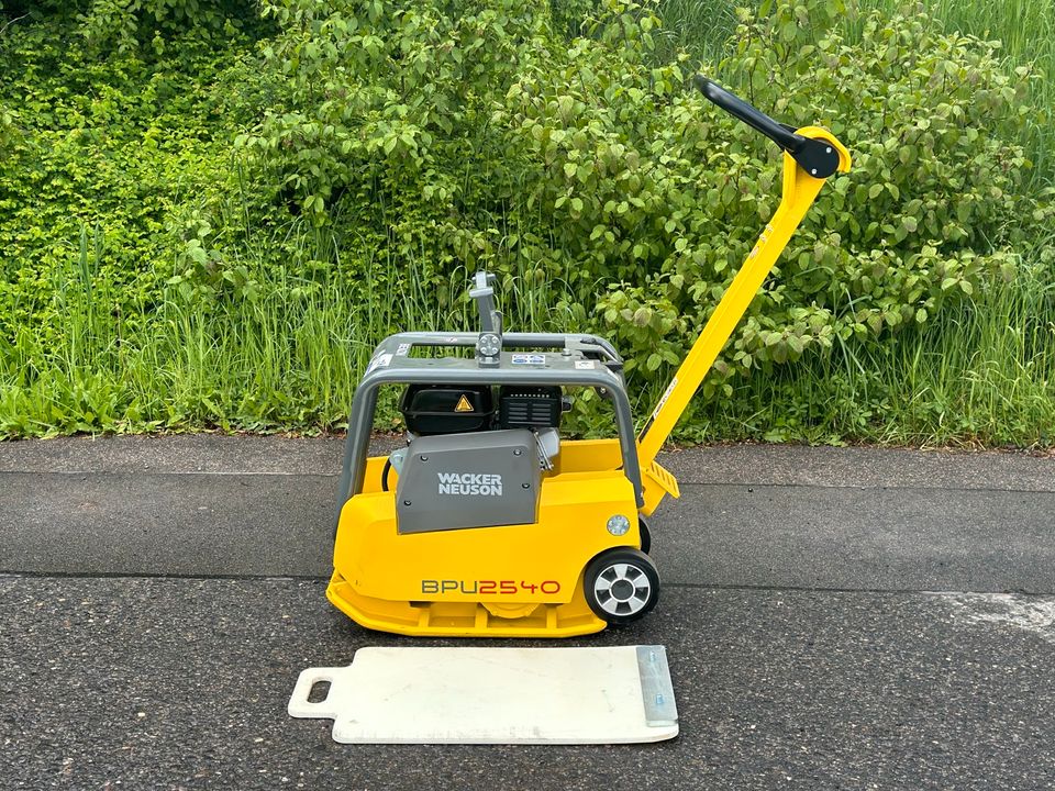 Rüttelplatte von 70kg bis 500kg Mieten in Hofheim Unterfr.