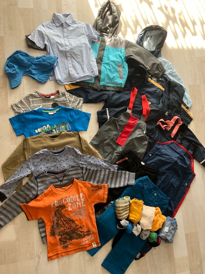 29-teiliges Kleiderpaket Jungen Gr. 98/104 in Munster