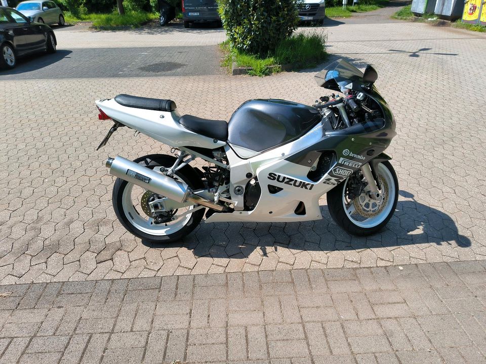 Suzuki gsxr 600 k2 in Hillscheid