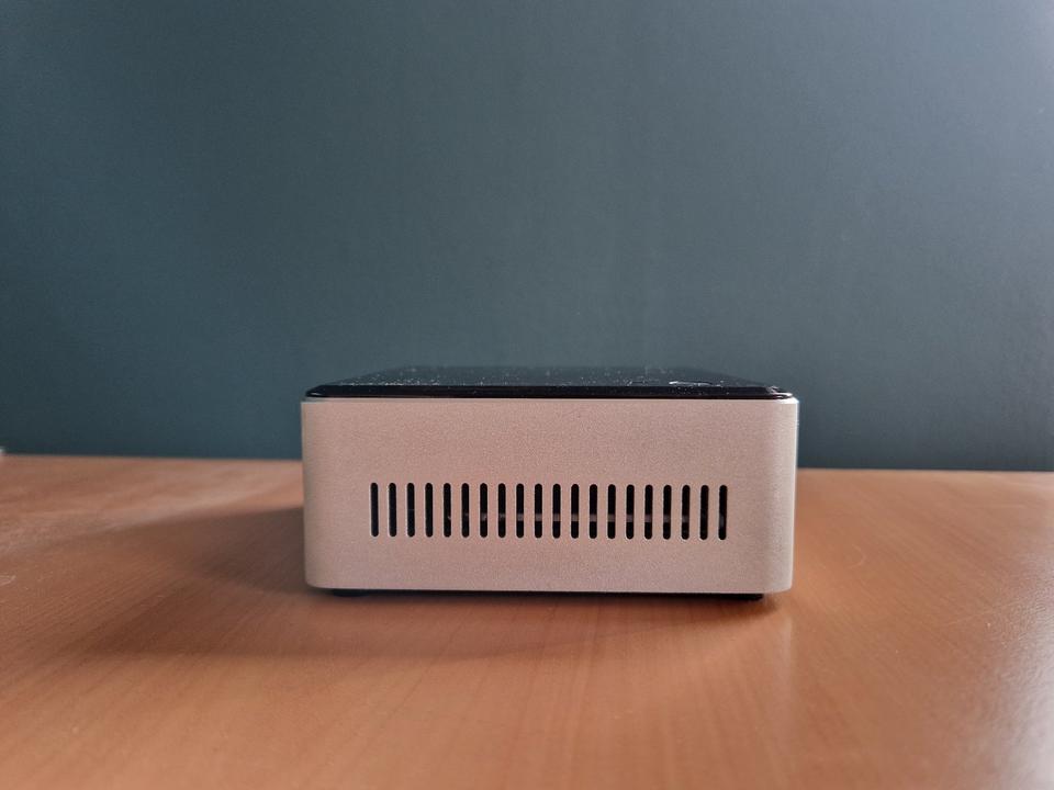 Intel NUC NUC5i5RYH - Mini PC WiFi Core i5 NVMe SSD Windows 11 in München