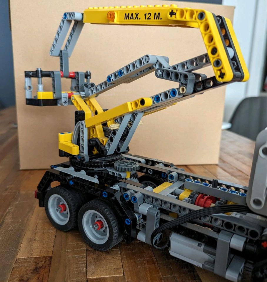 Lego Technic Modell 8292 "Cherry Picker" in Hamburg