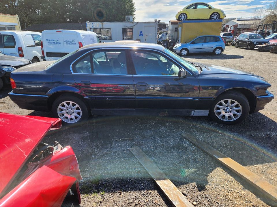 Schlachtfest oder komplett! BMW 740i E38 ORIENTBLAU 1996 in Eschweiler