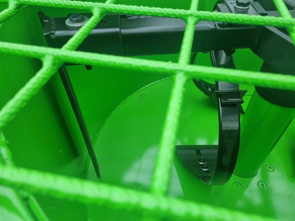 Zwangsmischer Betonmischer 1000 L Hydraulisch Mixer Blender in Berlin