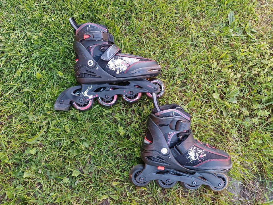 Kinder Inline Skates schwarz Größenverstellbar in Dannenwalde (Gumtow)