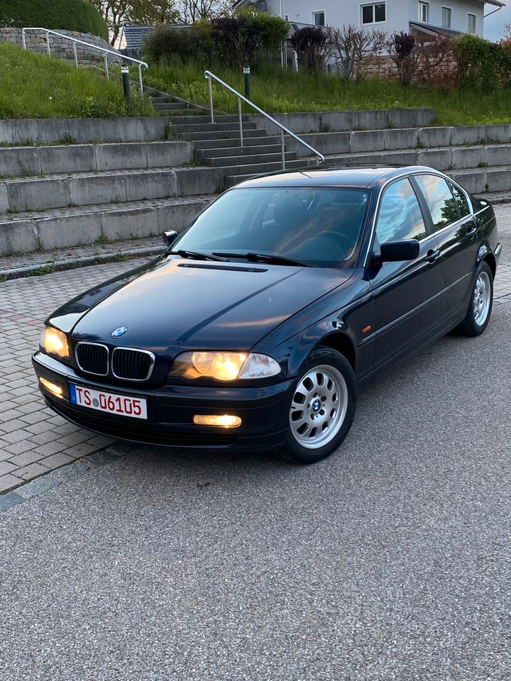 BMW 323i/1V.B/V6MOTOR/INSP,TÜV NEU/LICHTPK./ALUF.BMW-M.FUN.LENK. in Tacherting