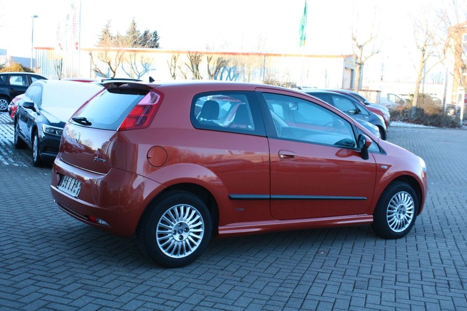 Fiat Grande Punto 1.4 8V Dynamic Klima*Nur 51TKM* in Magdeburg